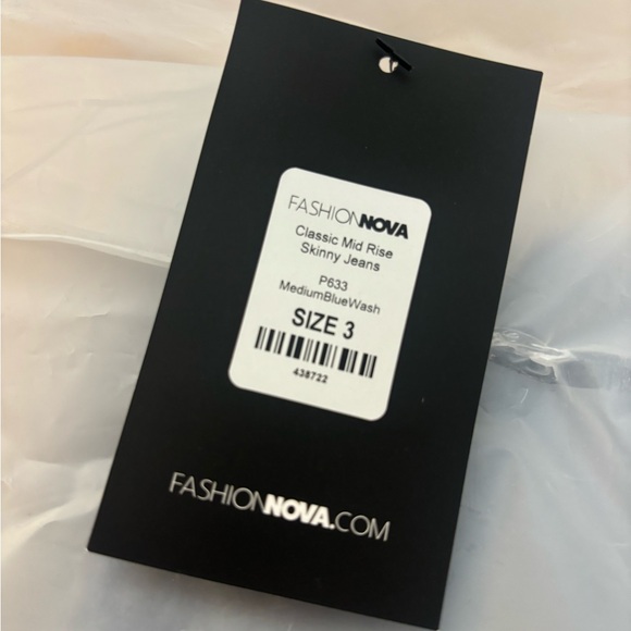 Fashion nova jeans size 3 - Picture 2 of 4